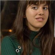 Laureata impartisce lezioni di lingue ( inglese e russo)